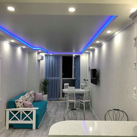 Luxe Apartment On Drahomanova Kiev Dış mekan fotoğraf