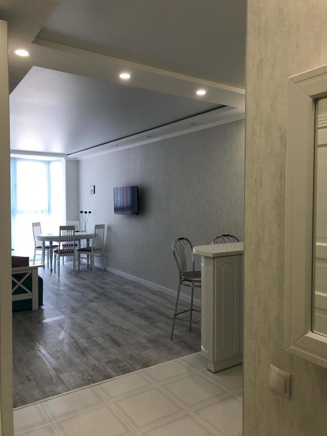Luxe Apartment On Drahomanova Kiev Dış mekan fotoğraf